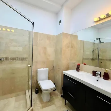 Infinity Sunrise Mamaia Nord - Beachfront Hotel apartamentowy